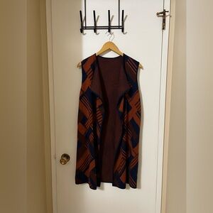 Geometric Patterned Sleeveless Cardigan